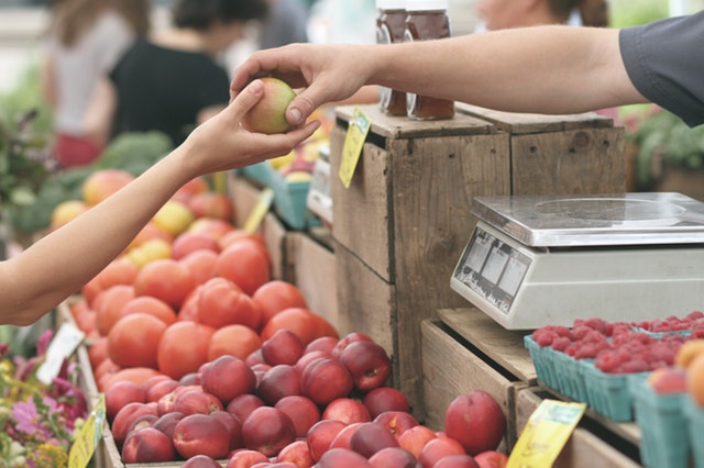 mercado fruta manzana